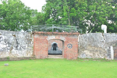 ป้อมผีเสื้อสมุทร Phi Seua Samut Fort 帮皮斯萨姆堡